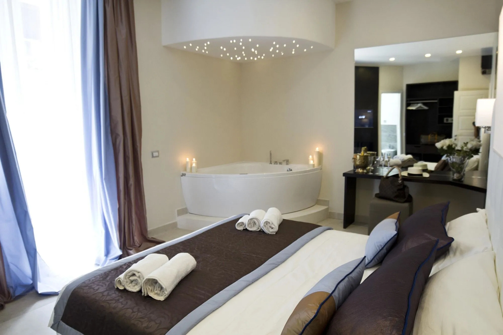 Roman Holidays Boutique