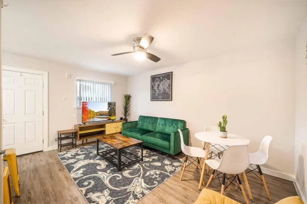 Stylish 1BR Near UT Highland Evonify