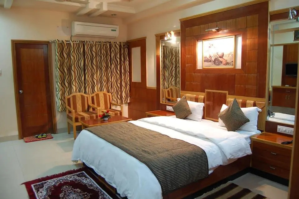 Hotel Kalinga Palace
