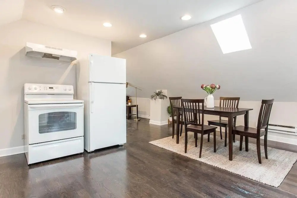 Unique Wrigleyville Gem