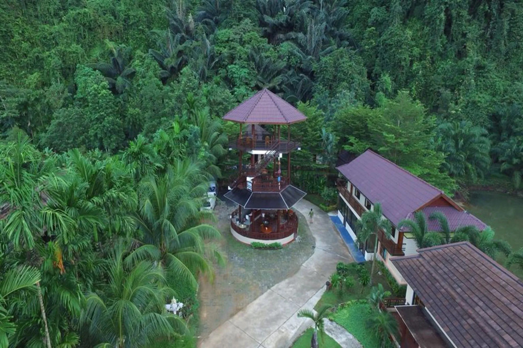 Palms Hill Resort
