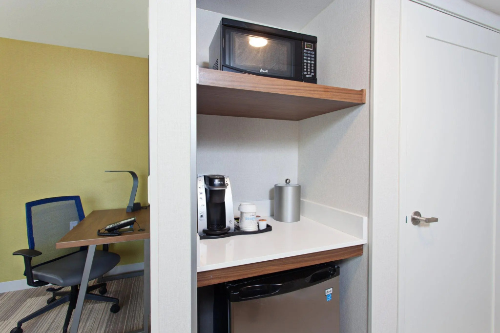 Holiday Inn Express & Suites Pasadena - Los Angeles by IHG