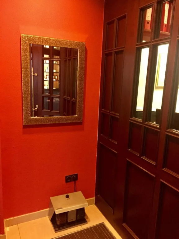 Lloyed Hotel