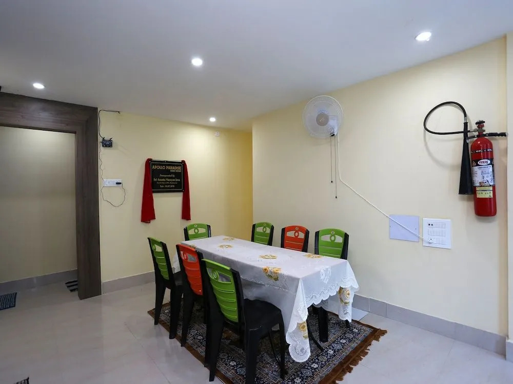 Oyo 15441 Apollo Paradise Guest House