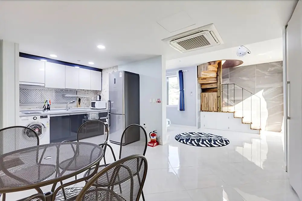 Namhae Rabyeol Pension