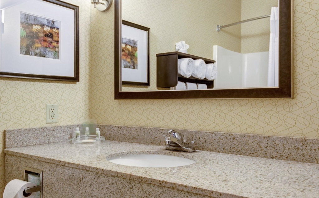 Holiday Inn Poplar Bluff by IHG