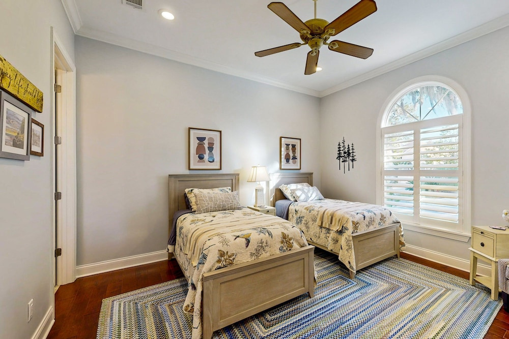 Golf Course-view Home Near Beaches With Deck, Porch, Grill, Streaming, W/d, & AC