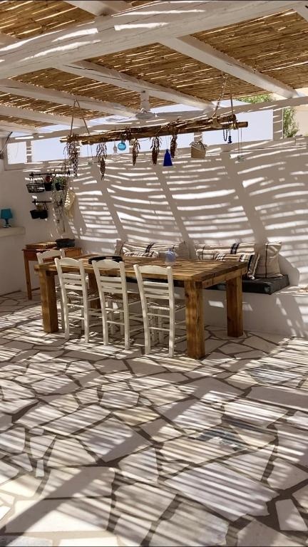 3 bedrooms villa with sea view enclosed garden and wifi at Ios