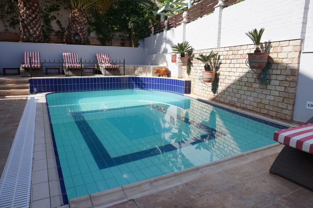 Faros Suites (Adults Only)