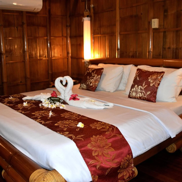 Pura Vida Beach & Dive Resort