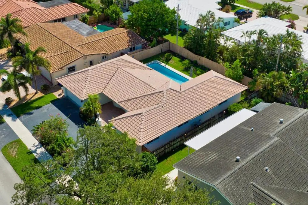 Sail Away Beach Cottage Sleeps 10 Heated Pool