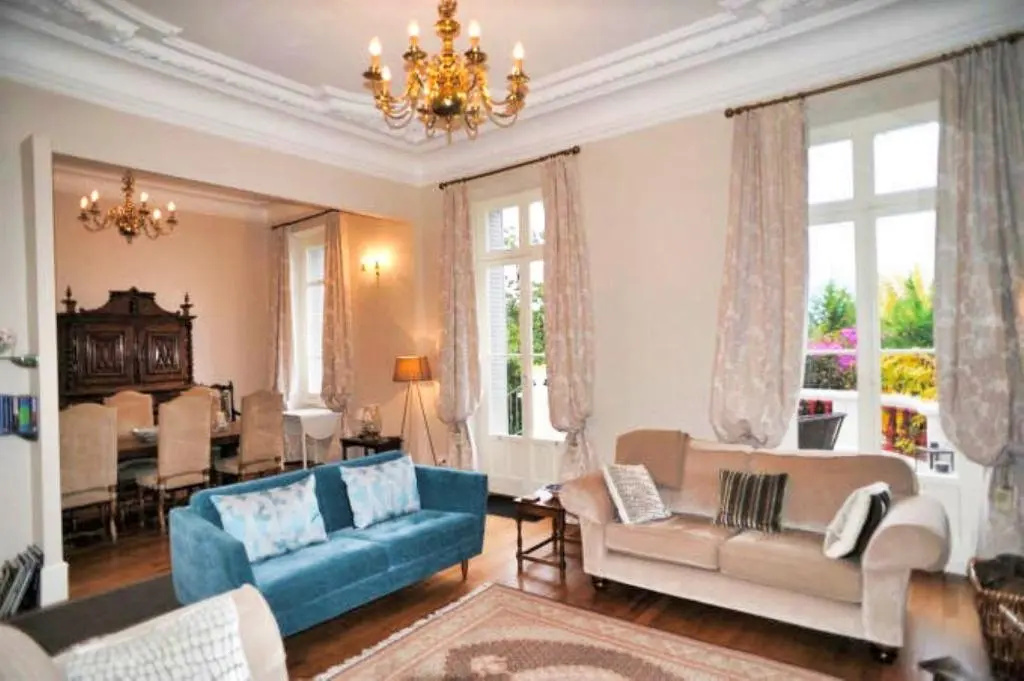 Beautiful early 1900's classic villa sea views