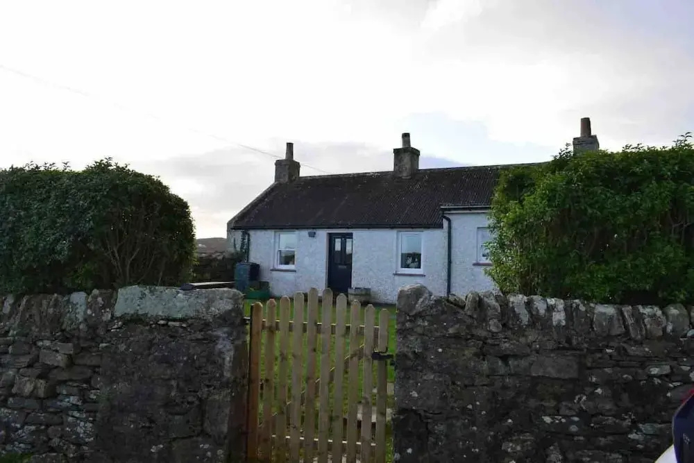 Charming quirky coastal Cottage Port Ellen