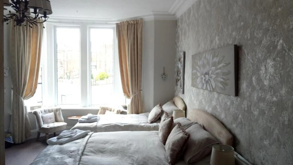 Warwick Lodge Guesthouse