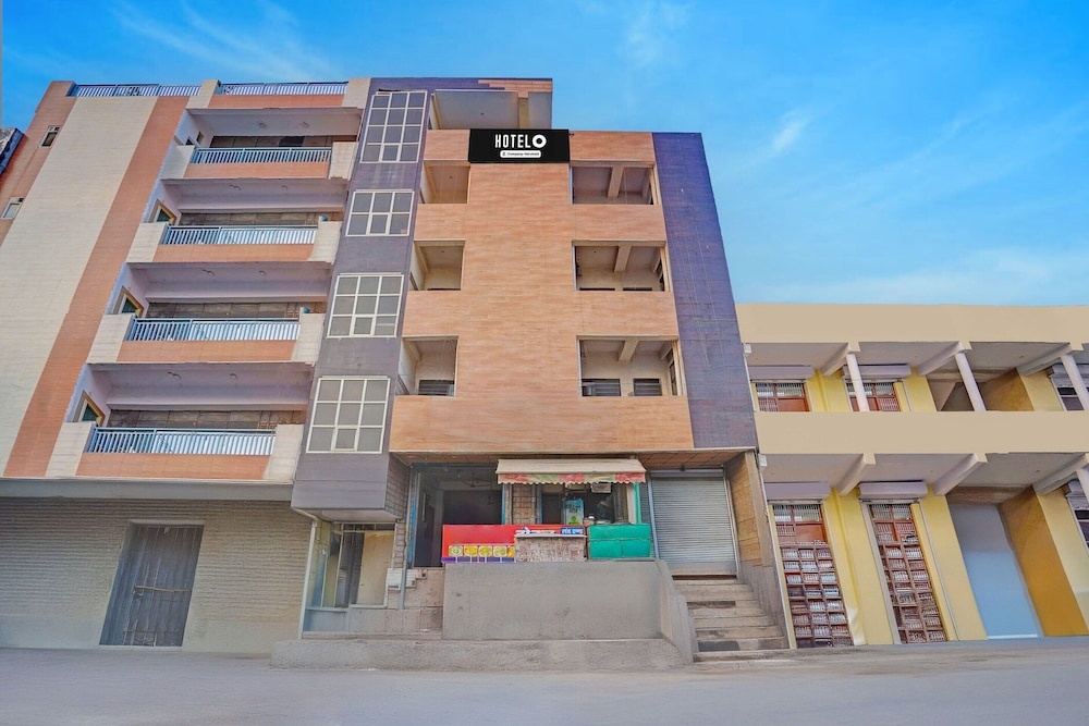 Hotel O Noida Sector 63