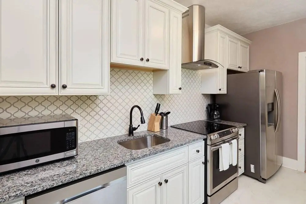 2BR Olympic Center Downtown