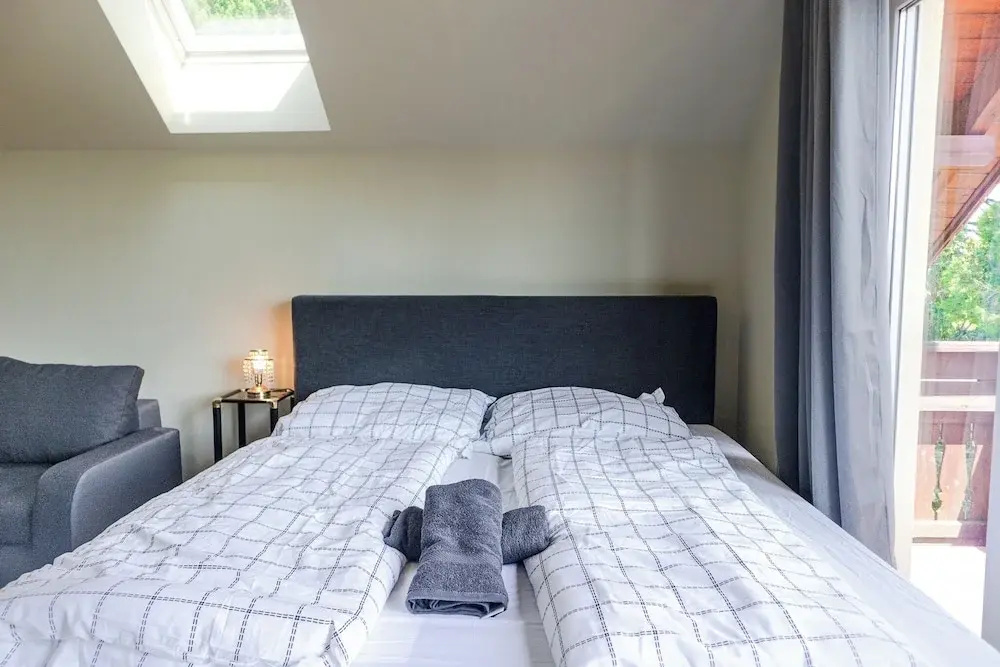Spacious Home & Garden Free Parking