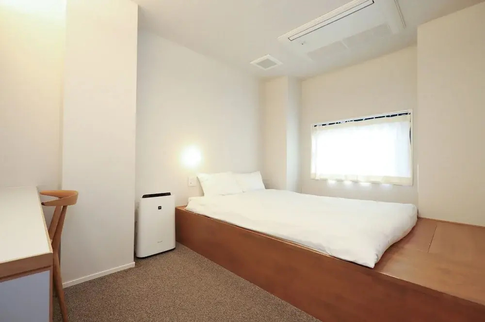 E10HOSTEL