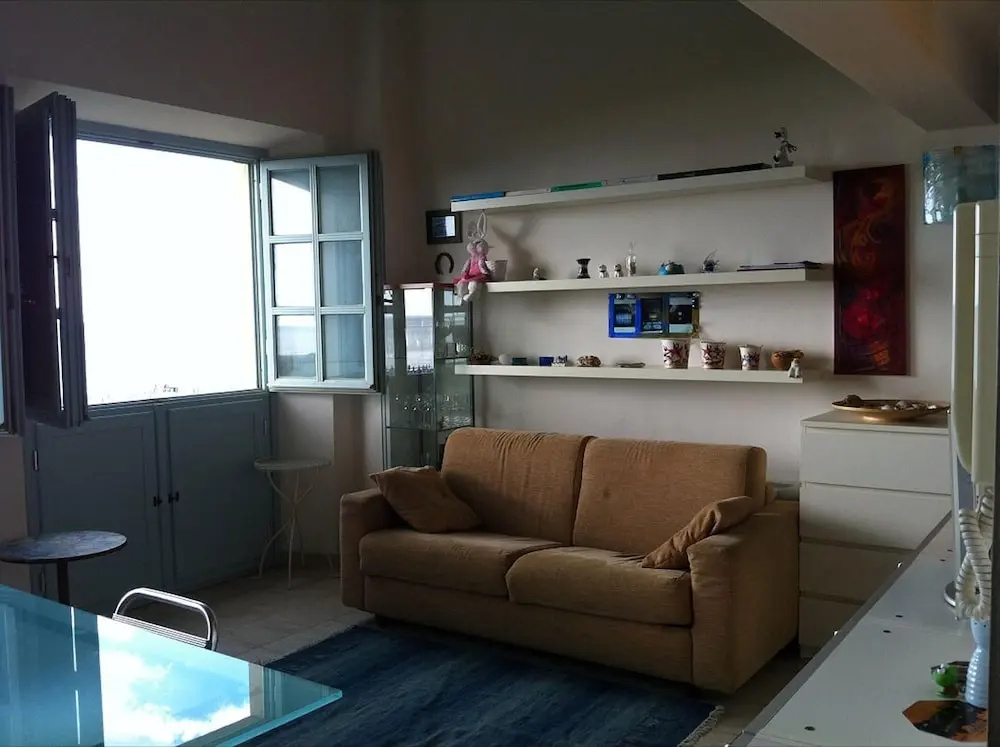 Apartment With one Bedroom in Calambrone, With Wonderful sea View, Shared Pool, Enclosed Garden - Near the Beach