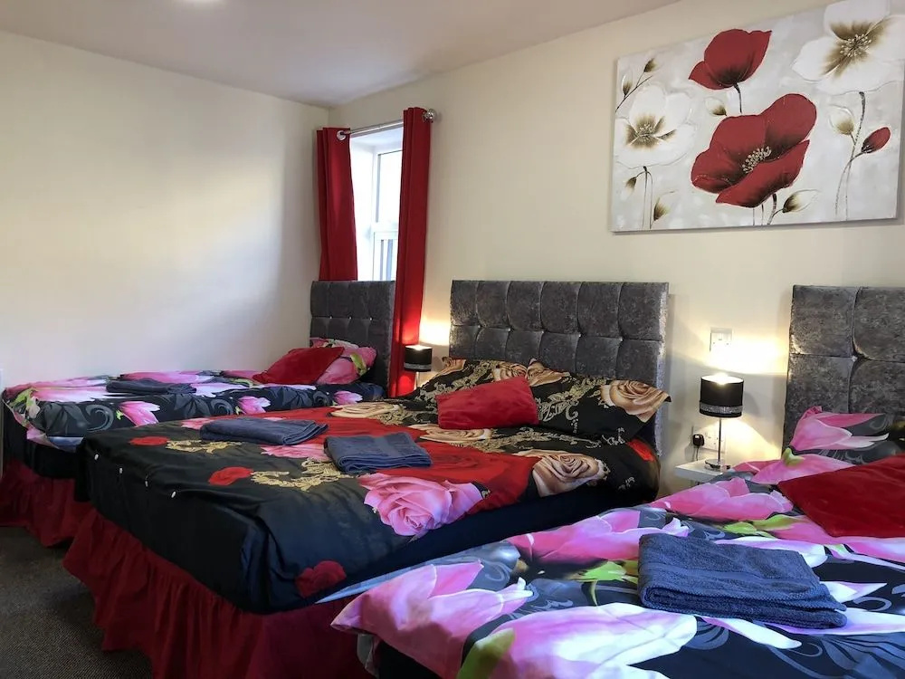 Red Roomz Hotel