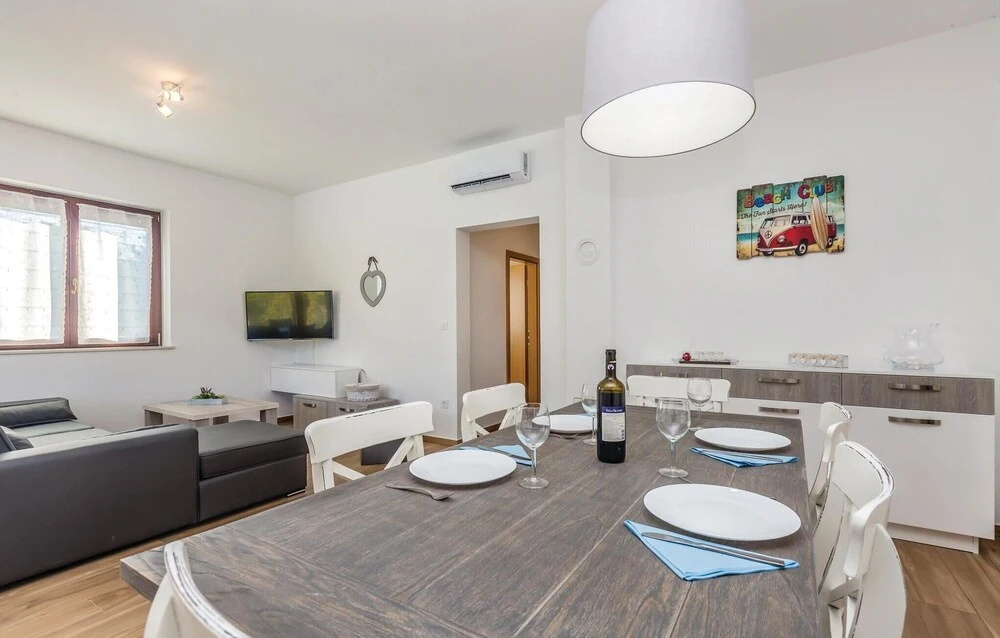 Beautiful Home In Gostinjac With Wifi
