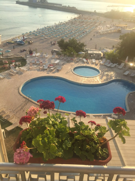 Helios Hotel