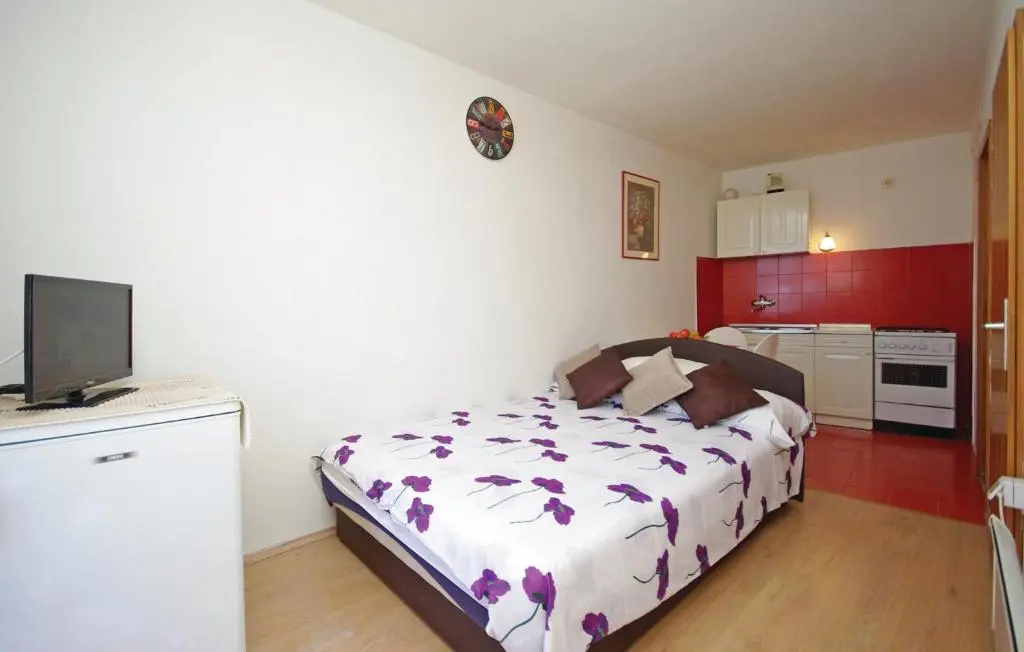 Seafront Studio Apartment+Balcony