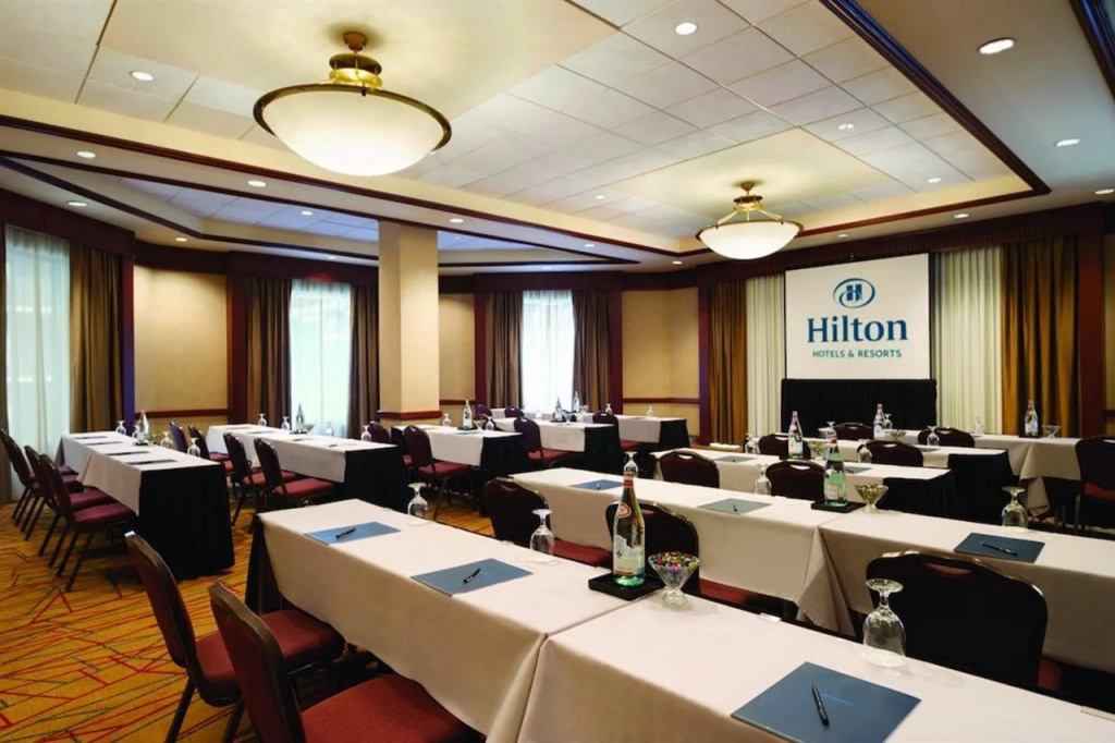 Hilton Chicago Magnificent Mile Suites