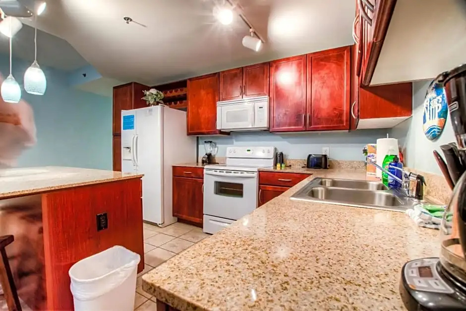 Laketown Wharf #638 by Nautical Properties