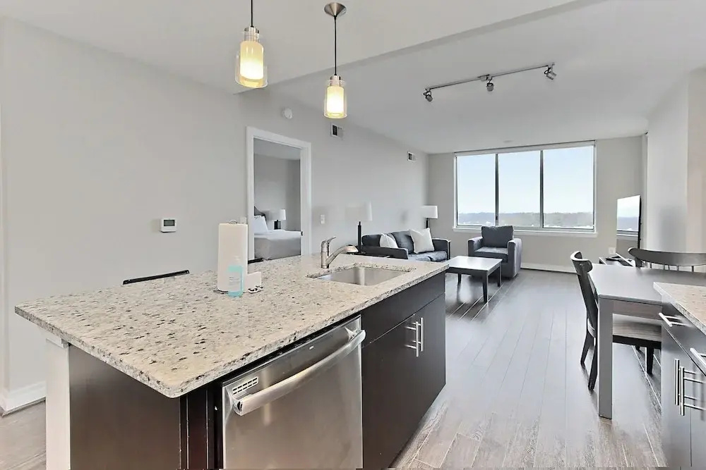 Modern getaway in Reston 1 bedroom