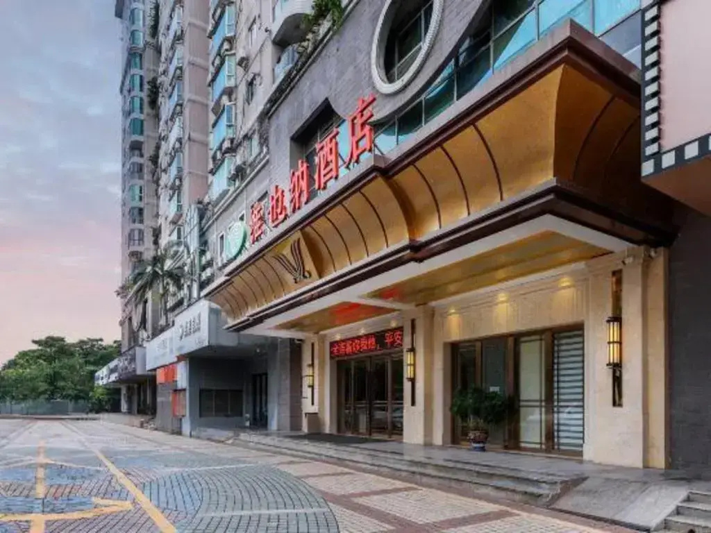 Vienna Hotel (Shenzhen Window of the World, Qiaocheng East Metro Station)