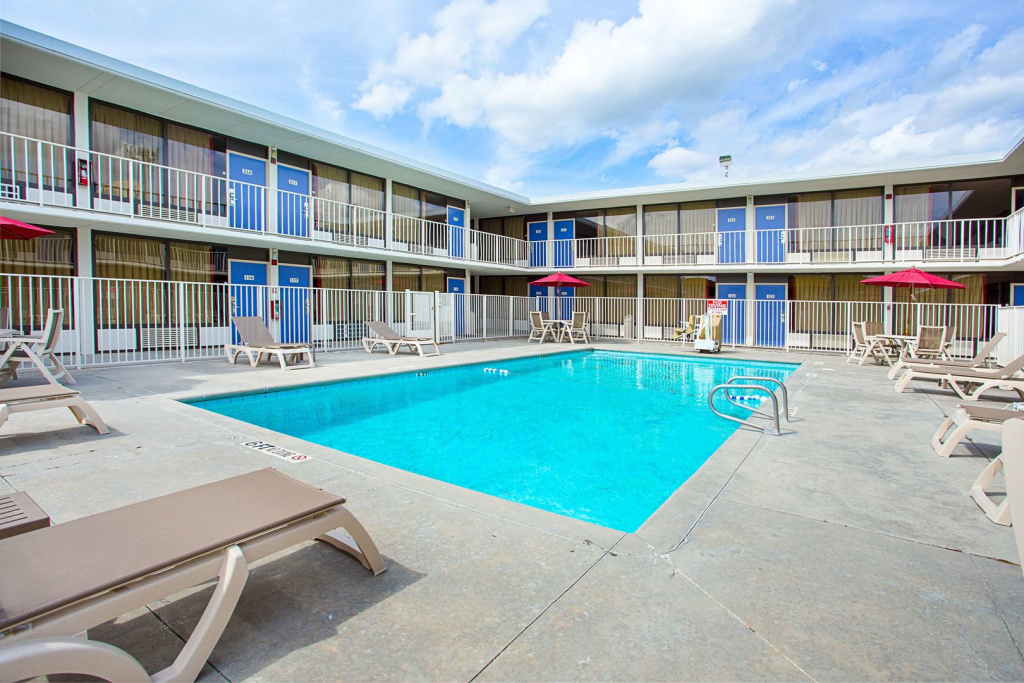 Motel 6 Baton Rouge Southeast