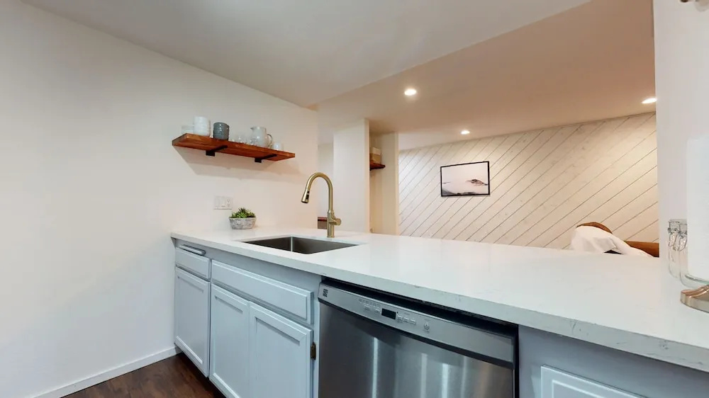 Snowcreek III 441 Pet-Friendly, BBQ Grill, Updated and On the Snowcreek Meadow by RedAwning
