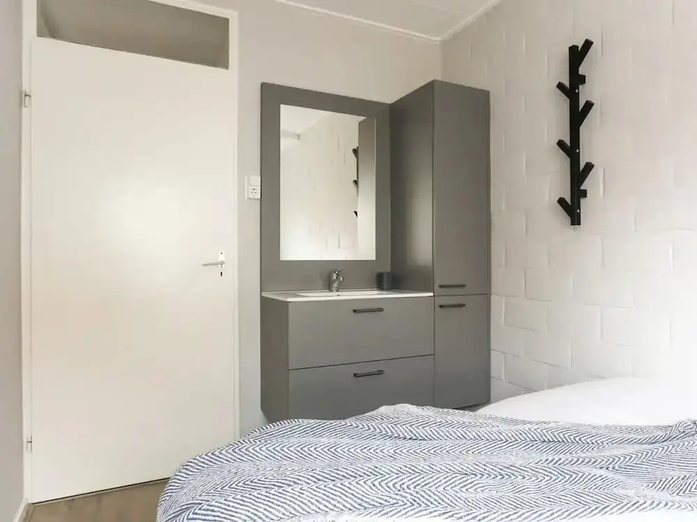 Modern Stay Near the Beach