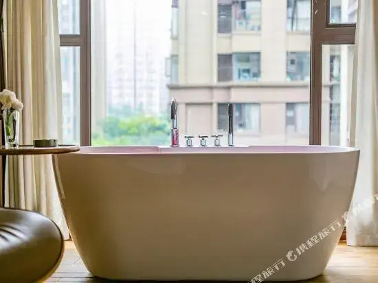 James Joyce Coffetel (Chengdu East Railway Station Lvdi 468)