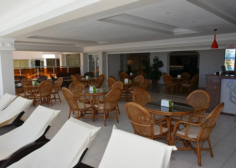 Amphora Hotel