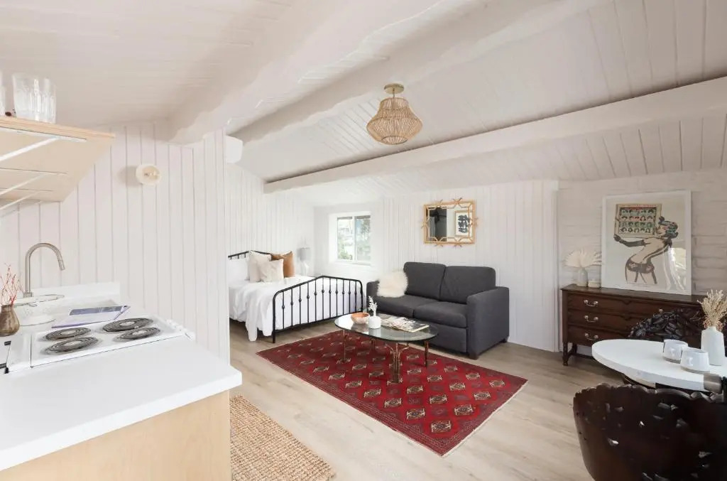 The Green Room Hotel