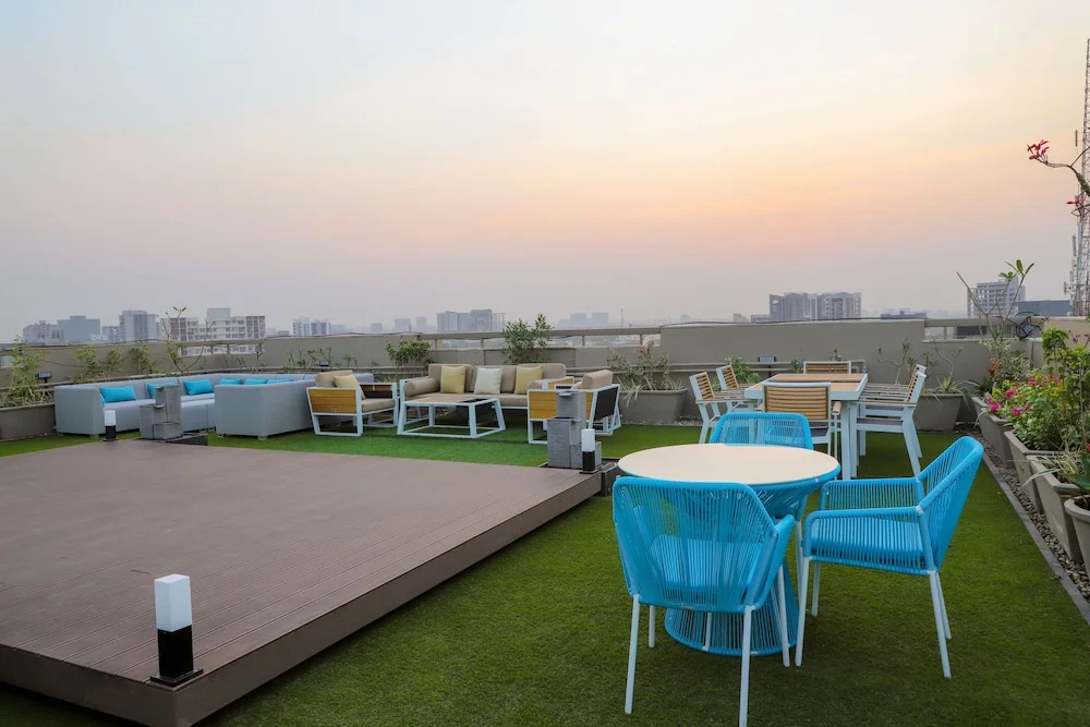 Ebony Residency