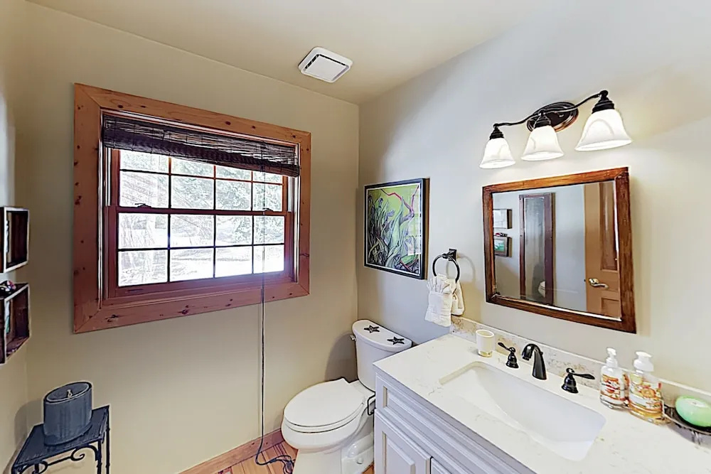 New Listing! Inviting Mountain W/ Hot Tub 4 Bedroom Home
