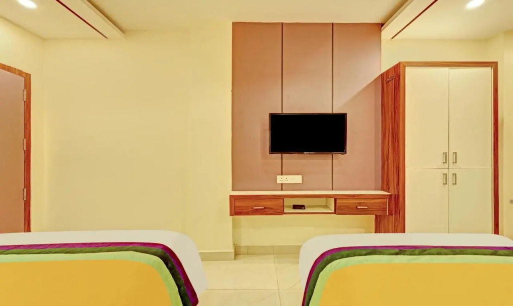 Itsy Hotels Sri Sai Grand Inn