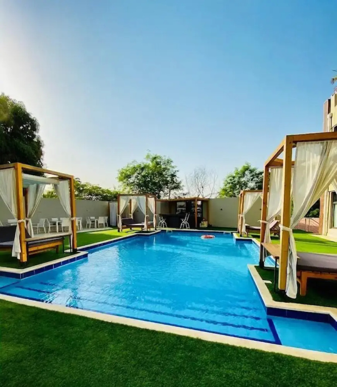 T E L E By Summerset Continental Hotel