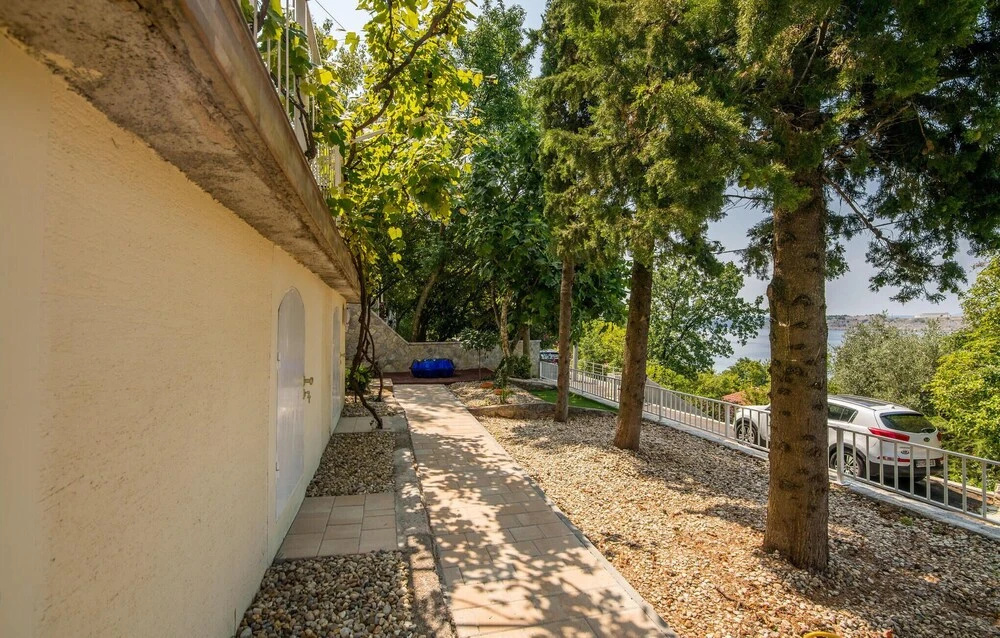 4 Bedroom Stunning Home In Omisalj