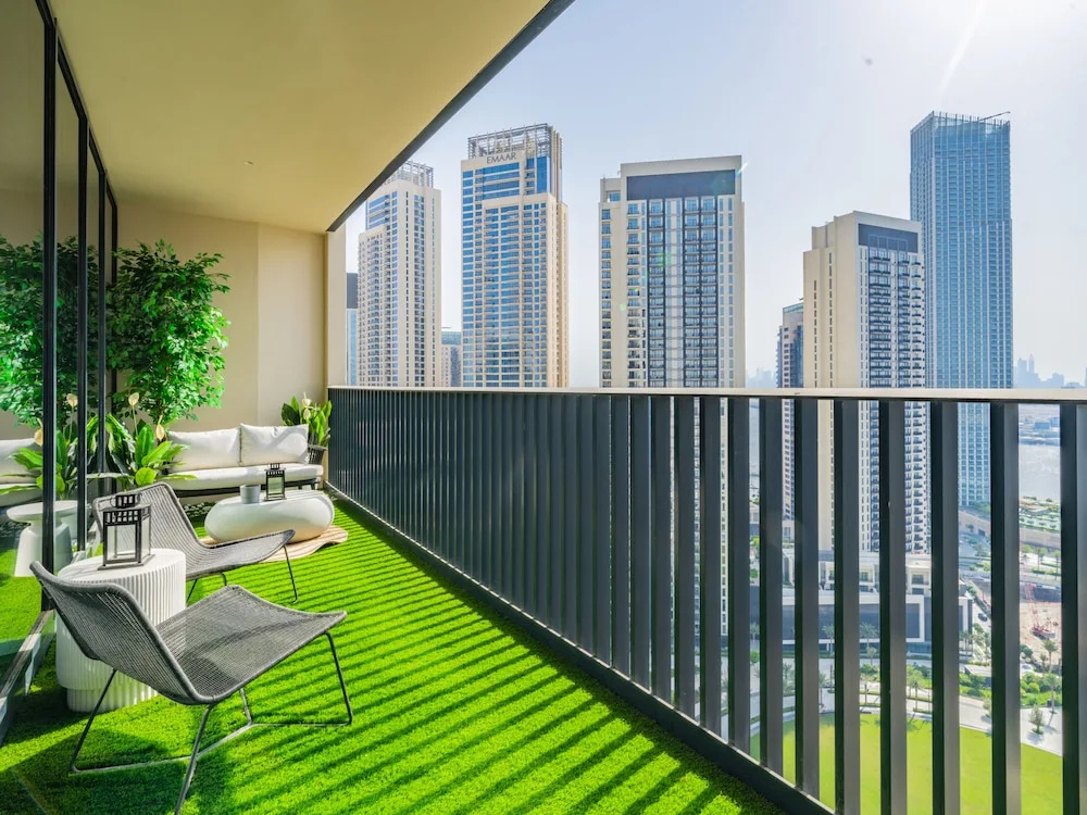 Spacious Apt With Incredible Canal and Park Views
