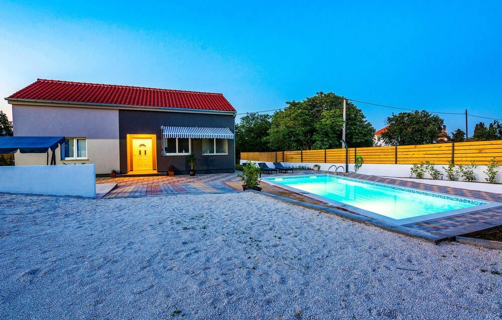 3 Bedroom Awesome Home In Donje Rastane