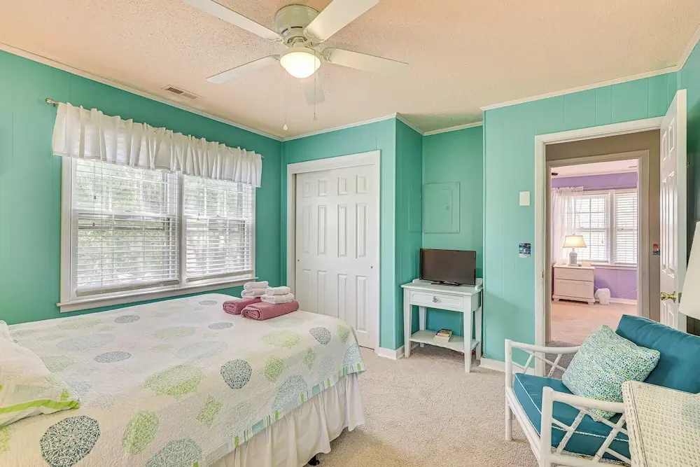 'reel Blessed' Topsail Beach Home w/ Private Dock!