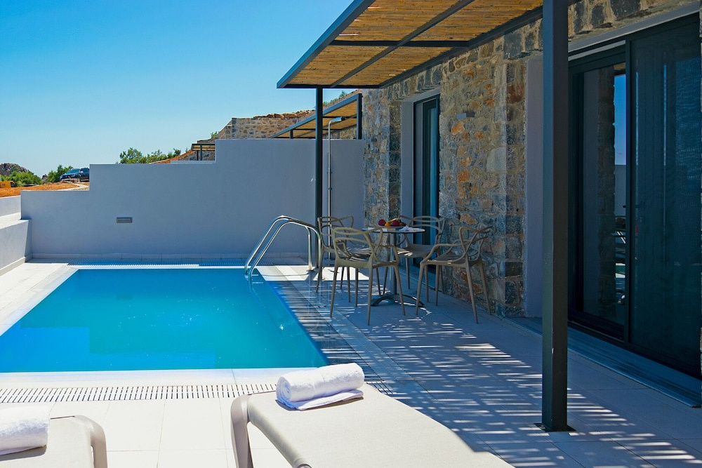 Varkotopi Villas
