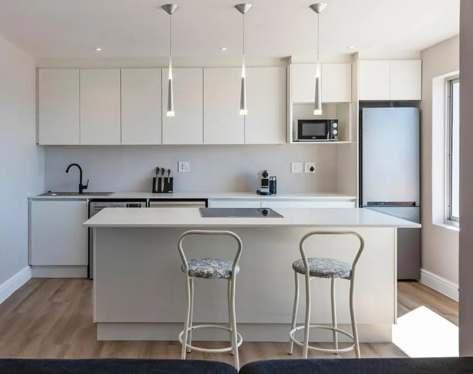 Bantry Bay - Stunning New 2 bed with ocean views
