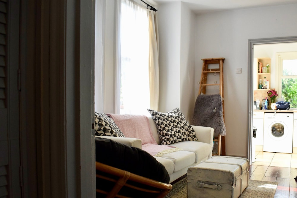 Wimbledon Flat With Garden