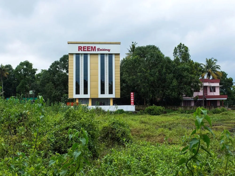 OYO 15599 Reem Residency