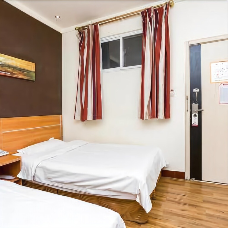 Jinan Runguo Fashion Hotel